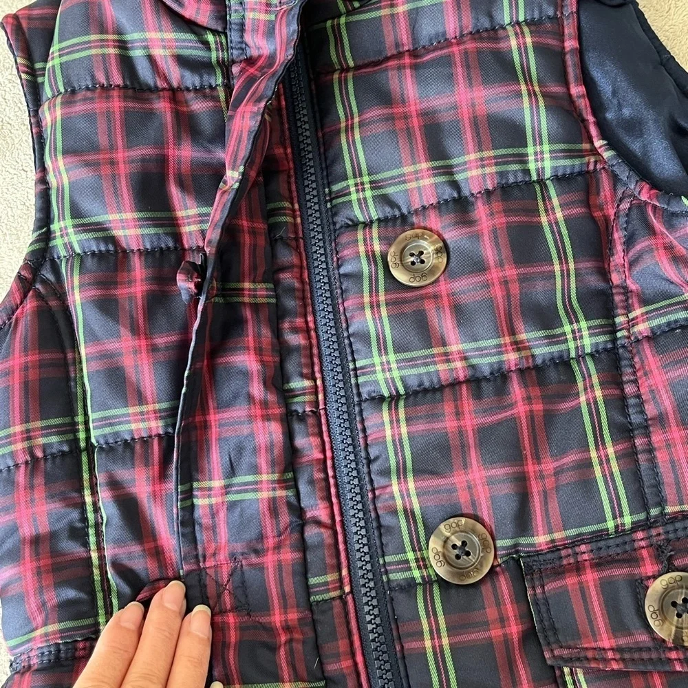 Gap Kids Puffer Vest Tartan Plaid Quilted Zipper and Button Front Size S (6-7)